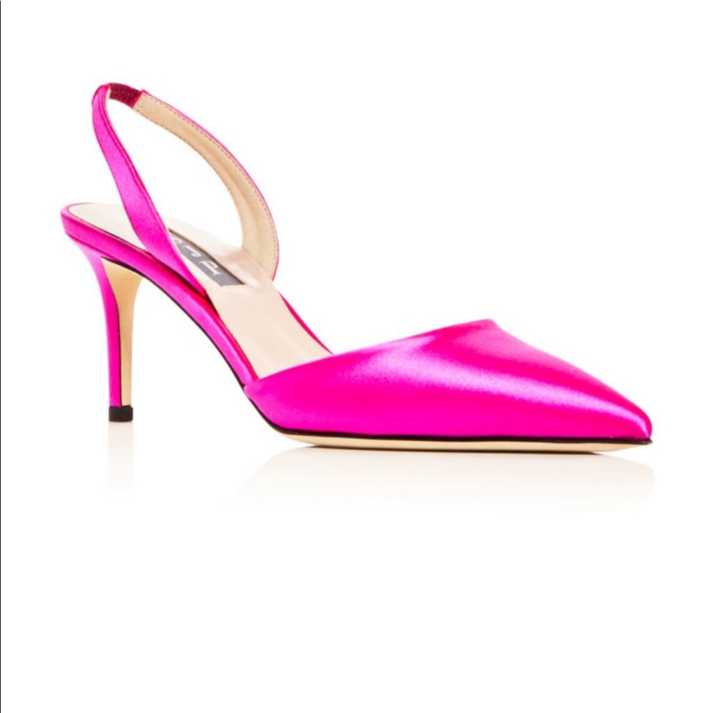 Sarah Jessica Parker hot pink kitten heel